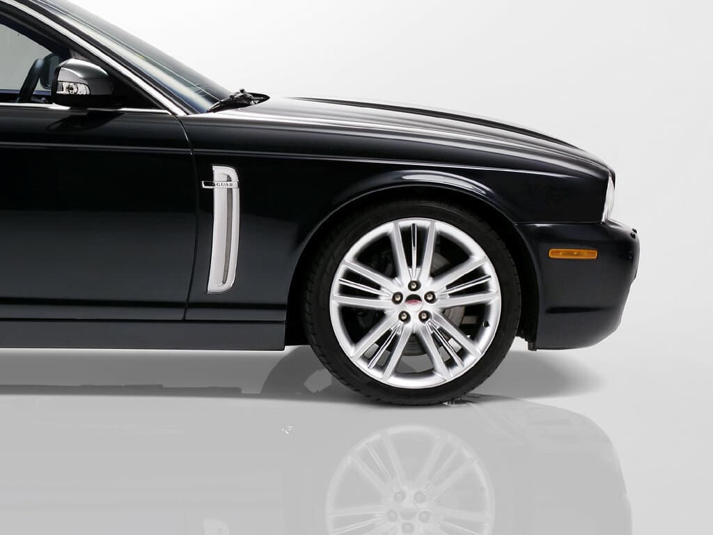 Jaguar XJR III (X358) — Təkər