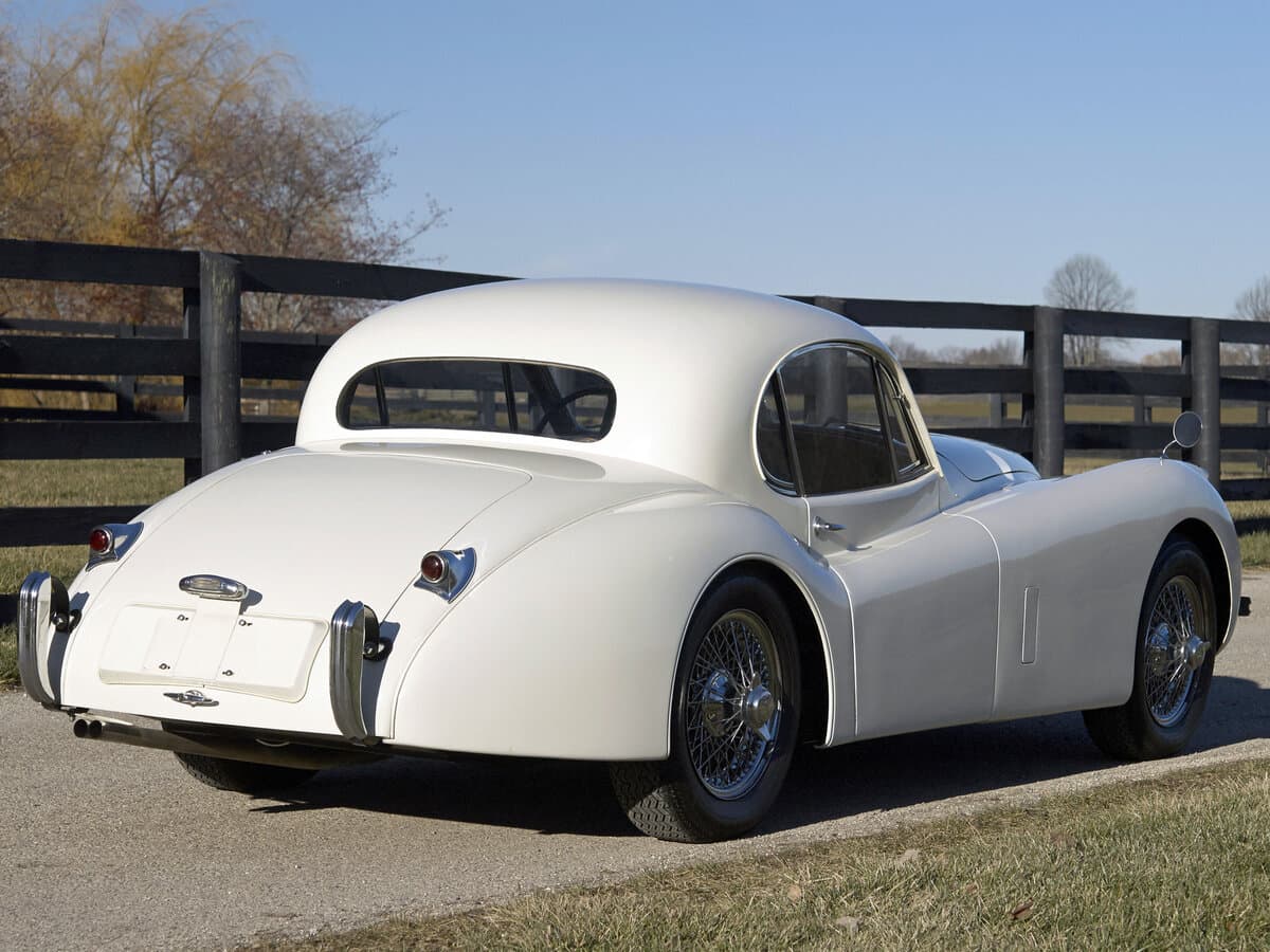 Jaguar XK XK120 — 3/4 arxadan