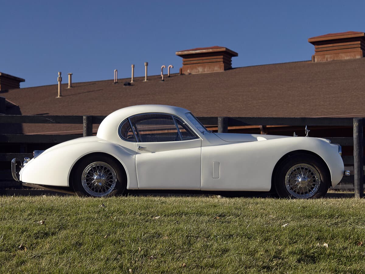 Jaguar XK XK120 — Yandan