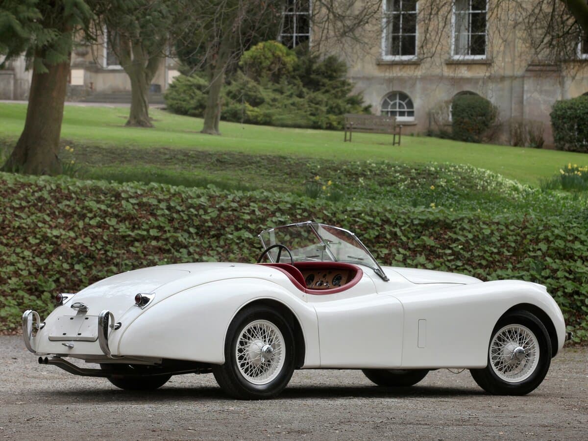 Jaguar XK XK120 — 3/4 arxadan