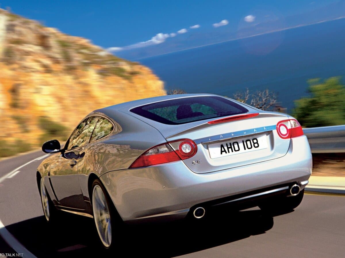 Jaguar XK II — 3/4 arxadan