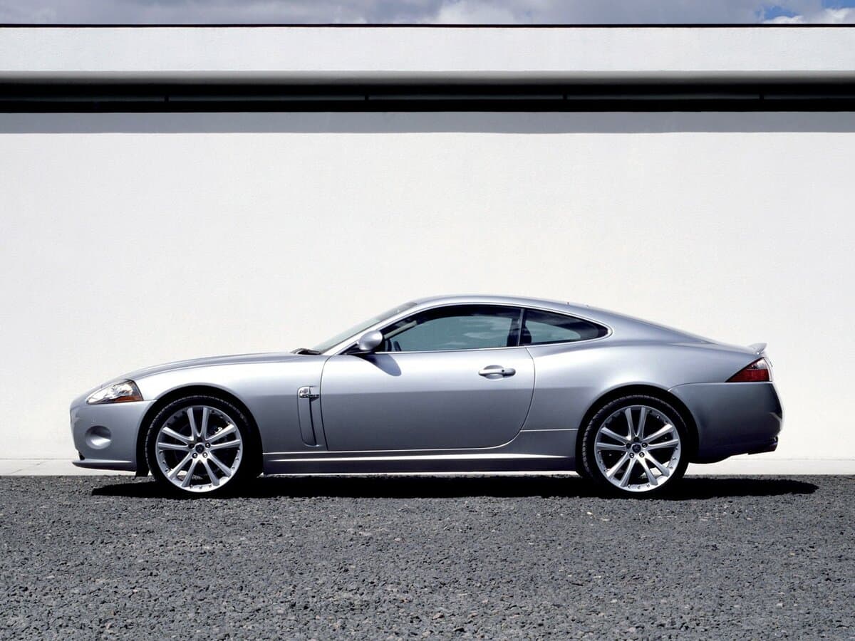 Jaguar XK II — Yandan