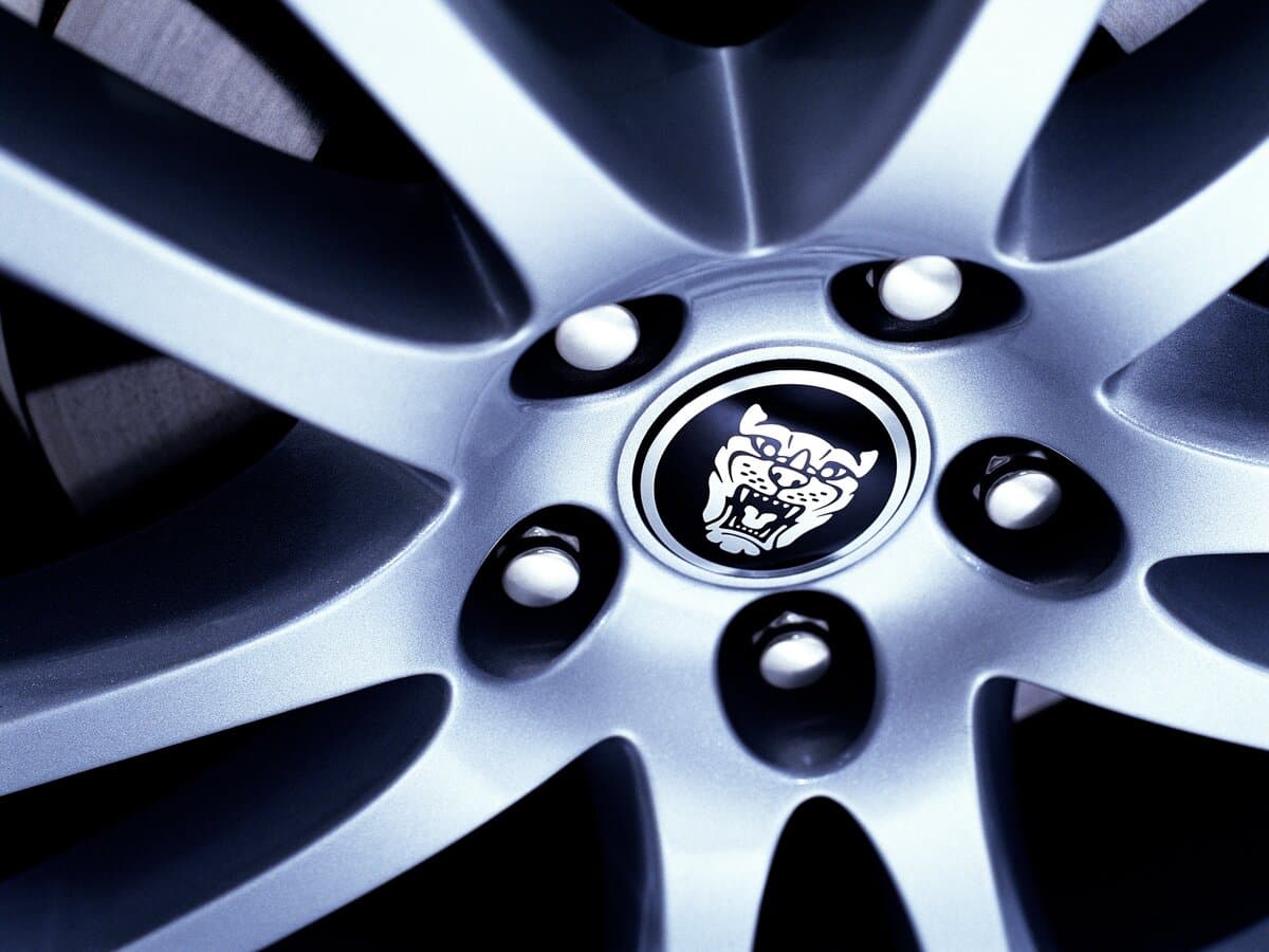 Jaguar XKR II — Təkər