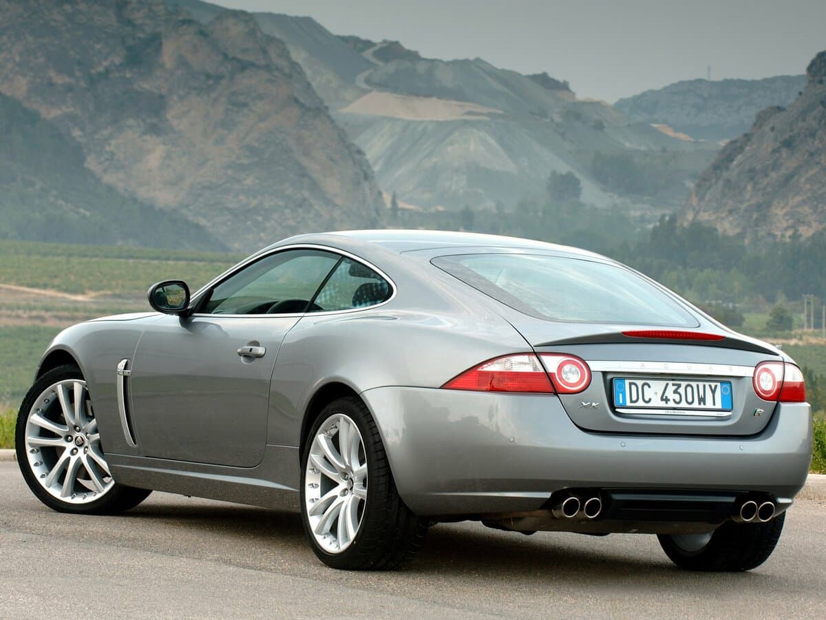 Jaguar XKR II — 3/4 arxadan