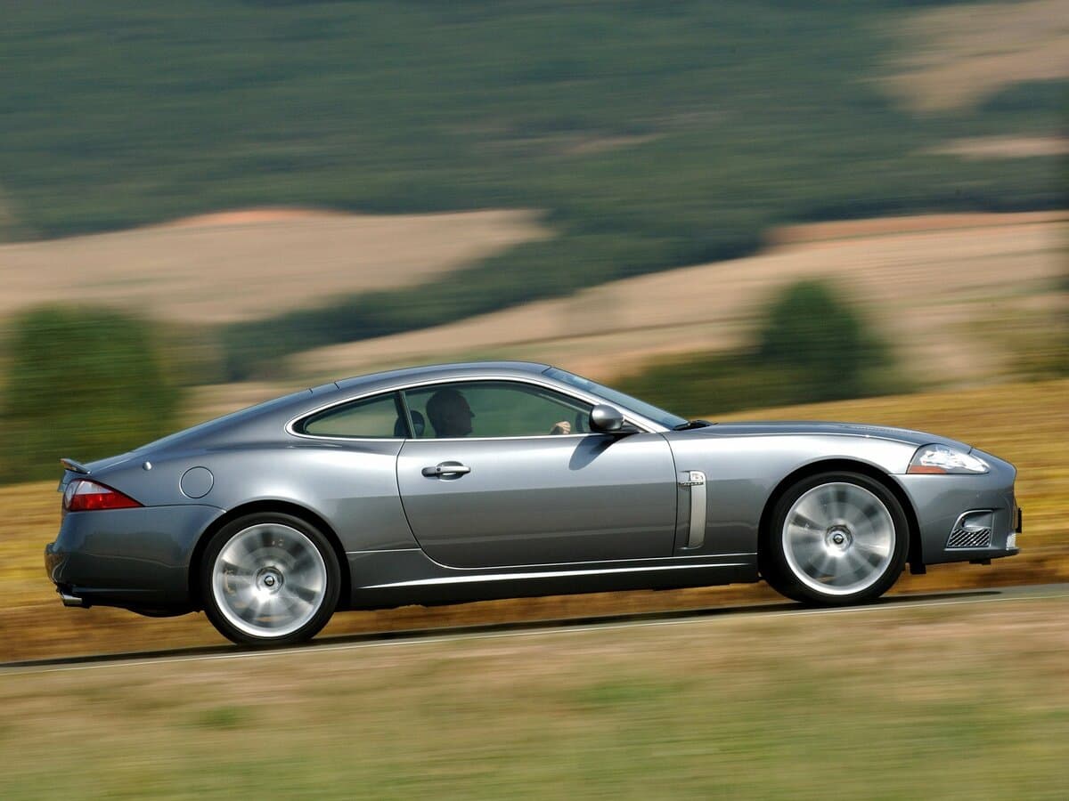 Jaguar XKR II — Yandan