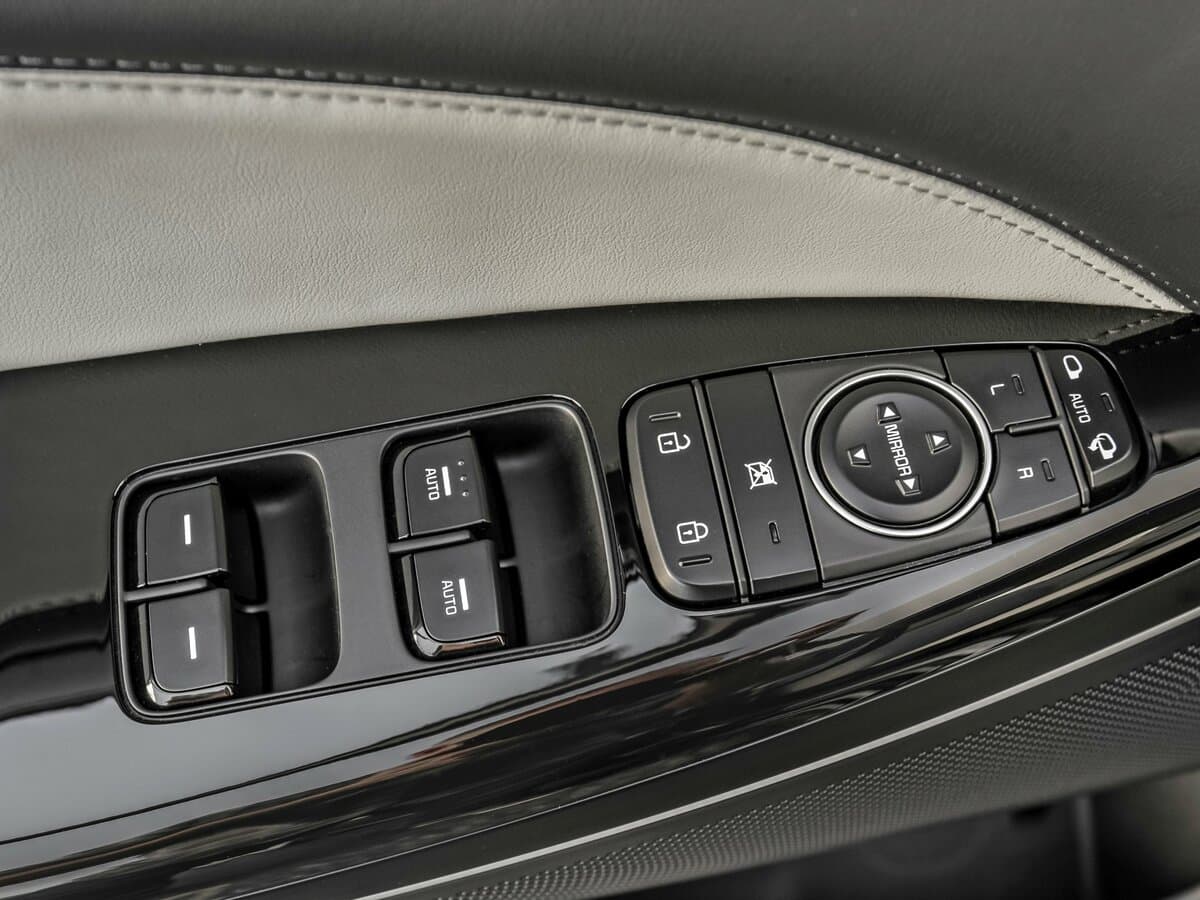 Kia Cadenza II — Qapı