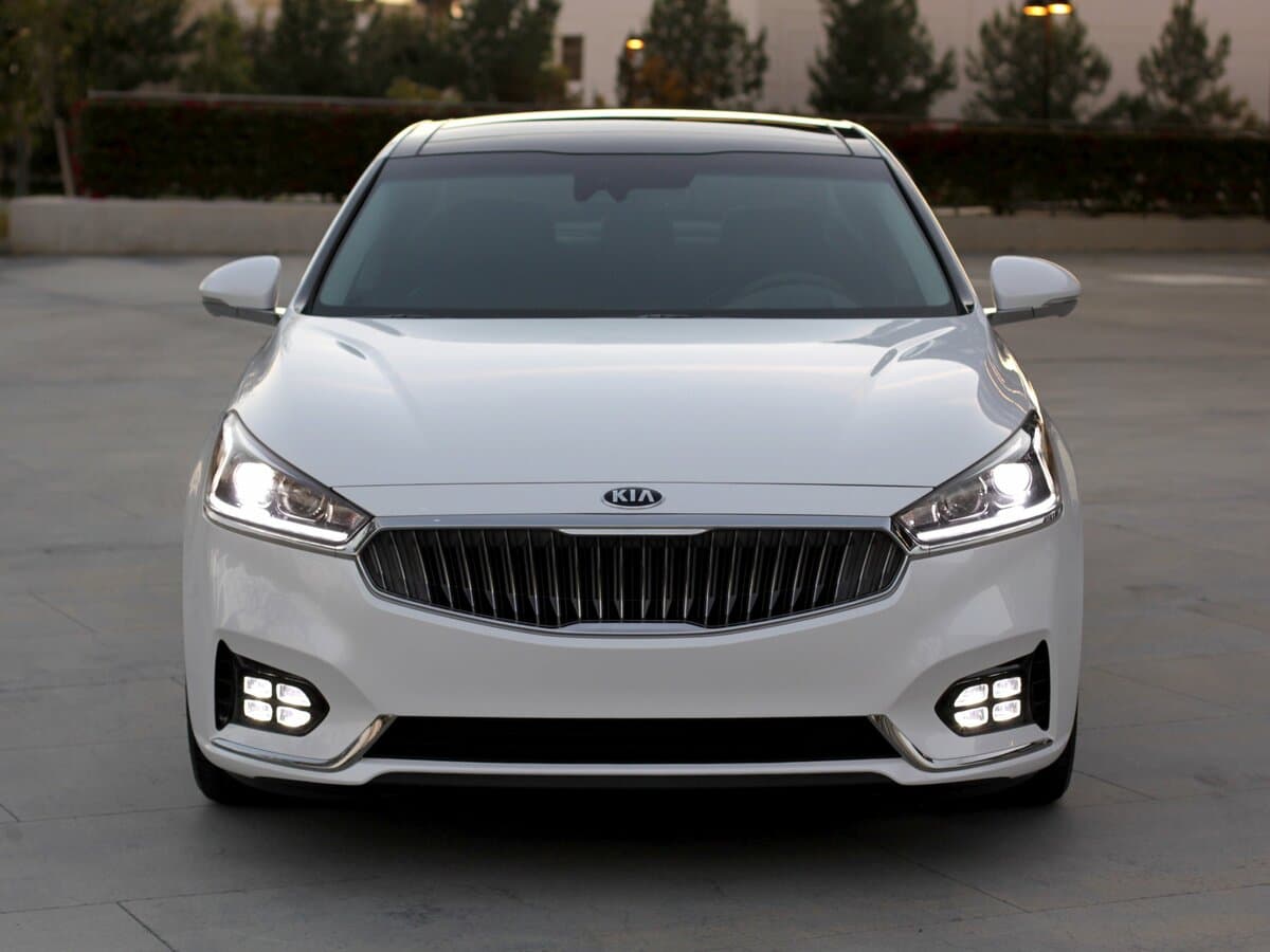 Kia Cadenza II — Öndən