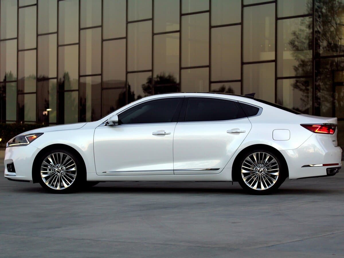 Kia Cadenza II — Yandan