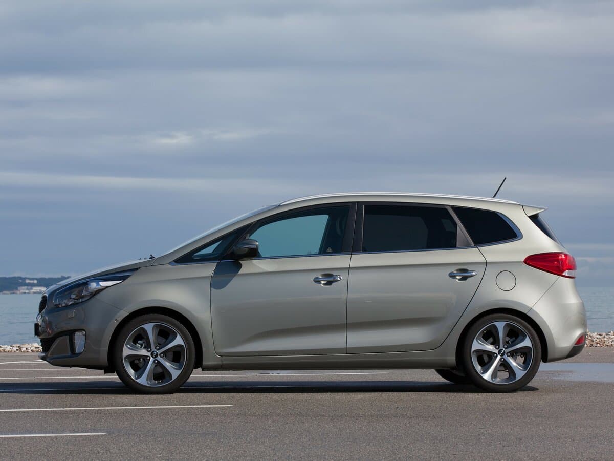 Kia Carens III (RP) — Yandan