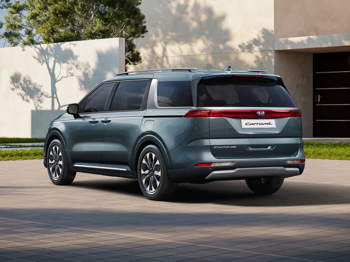 Kia Carnival IV — 3/4 arxadan