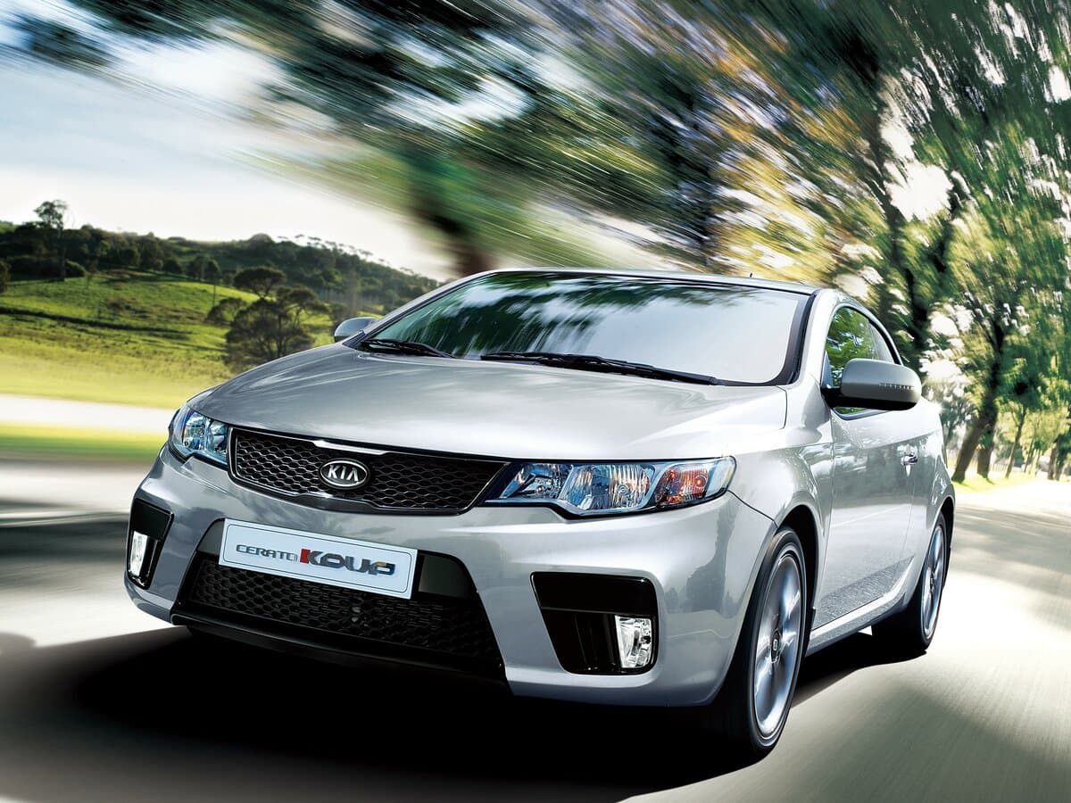 Kia Cerato II — Öndən