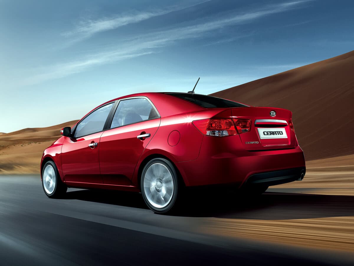 Kia Cerato II — 3/4 arxadan