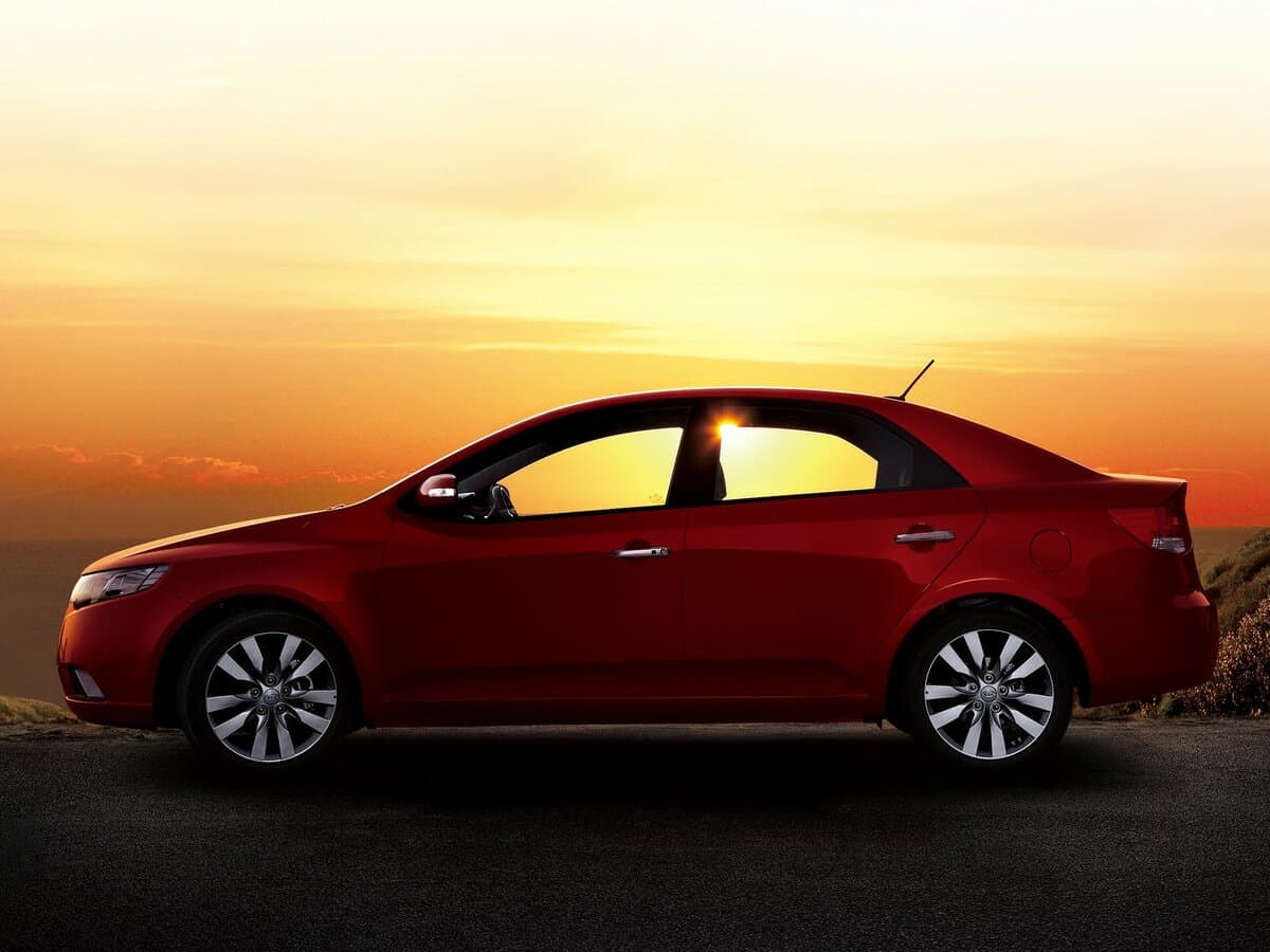 Kia Cerato II — Yandan