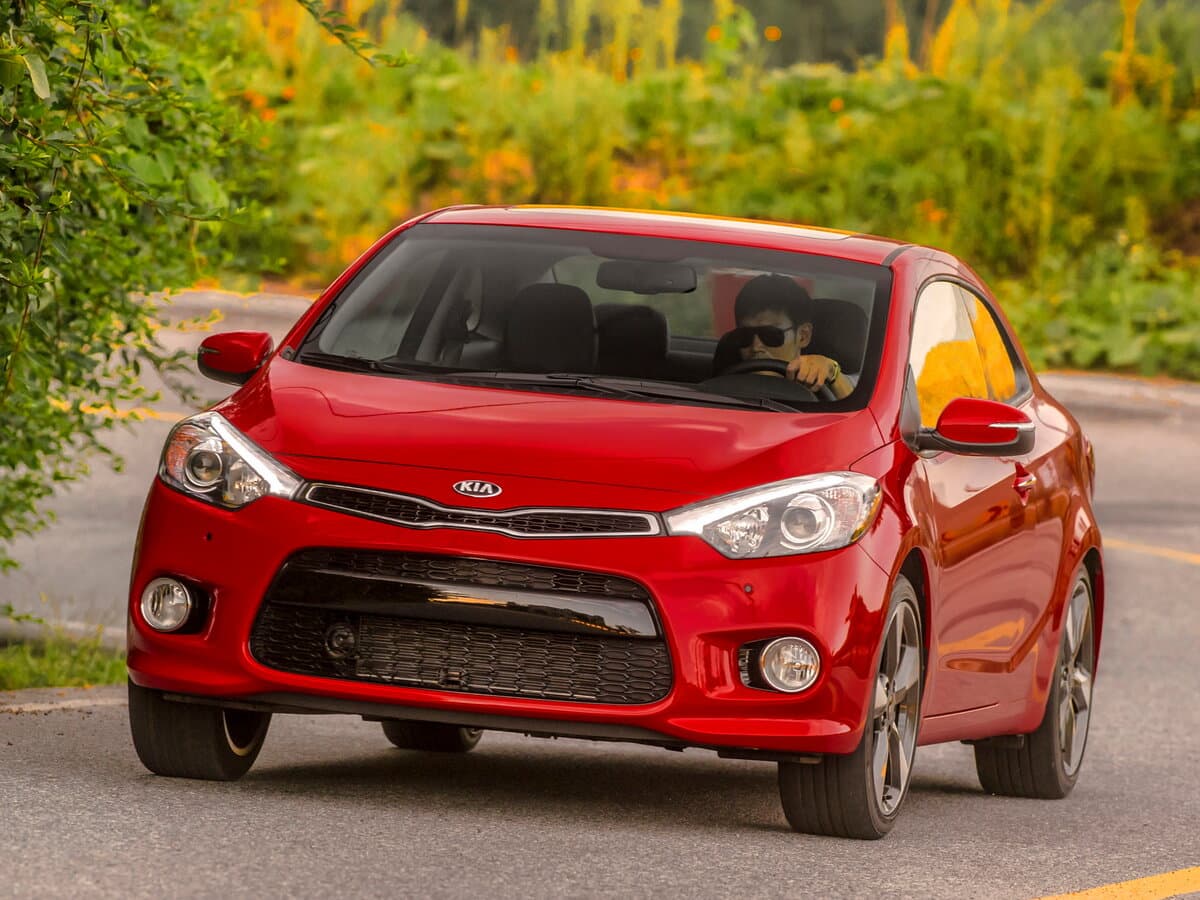 Kia Cerato III — Öndən