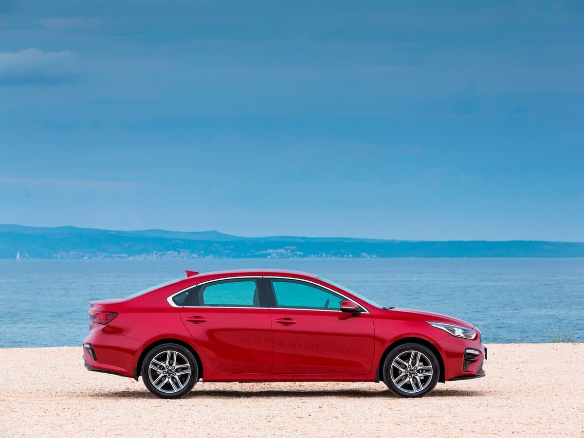 Kia Cerato IV — Yandan