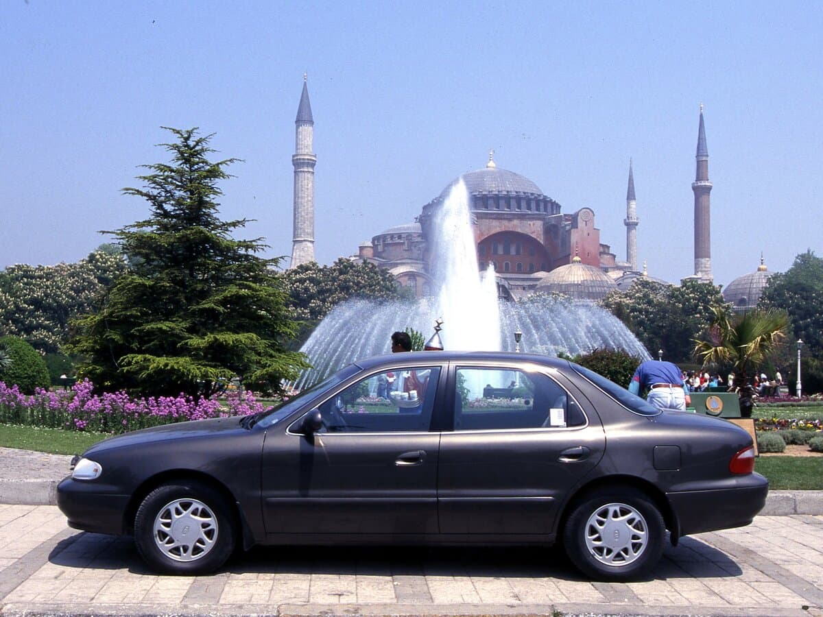 Kia Clarus I — Yandan