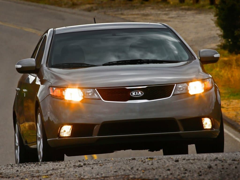 Kia Forte I — Öndən