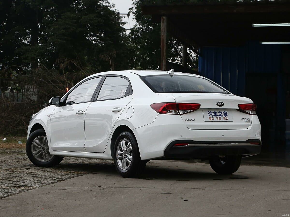 Kia Forte (China Market) I — 3/4 arxadan