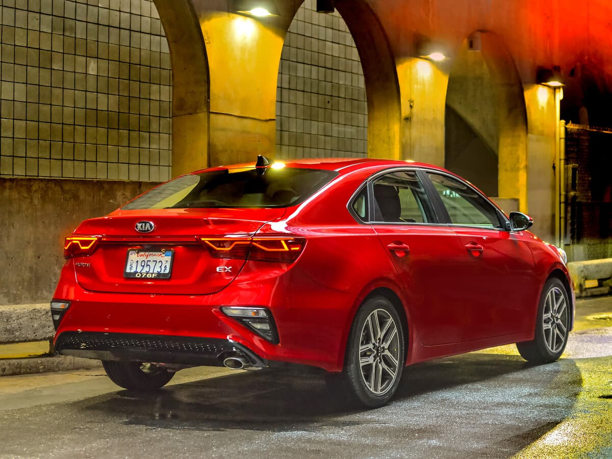 Kia Forte III — 3/4 arxadan