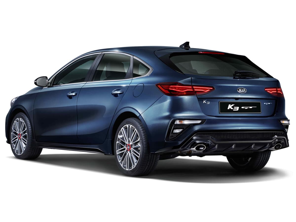 Kia K3 II — 3/4 arxadan