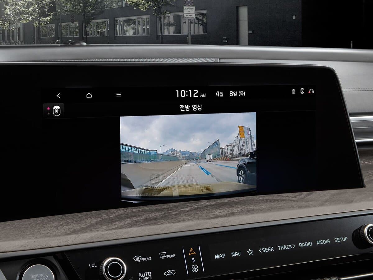 Kia K8 I — Salon, arxadan