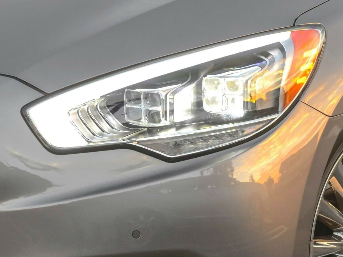 Kia K900 I — Fara
