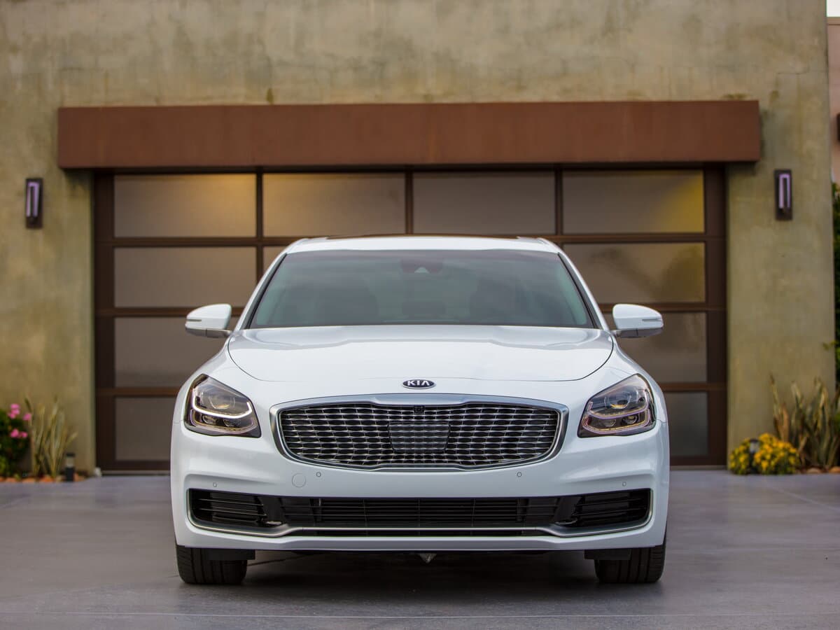 Kia K900 II — Öndən