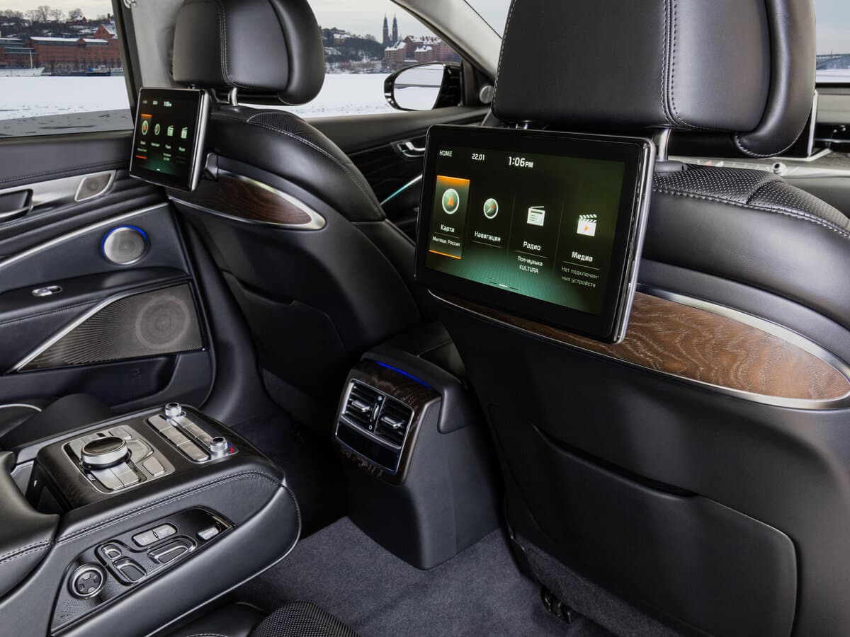 Kia K900 II — Salon, öndən