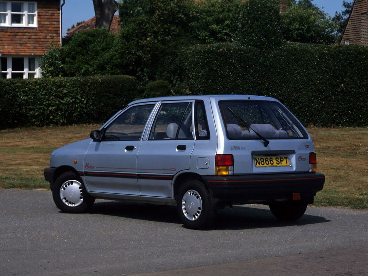 Kia Pride I — 3/4 arxadan