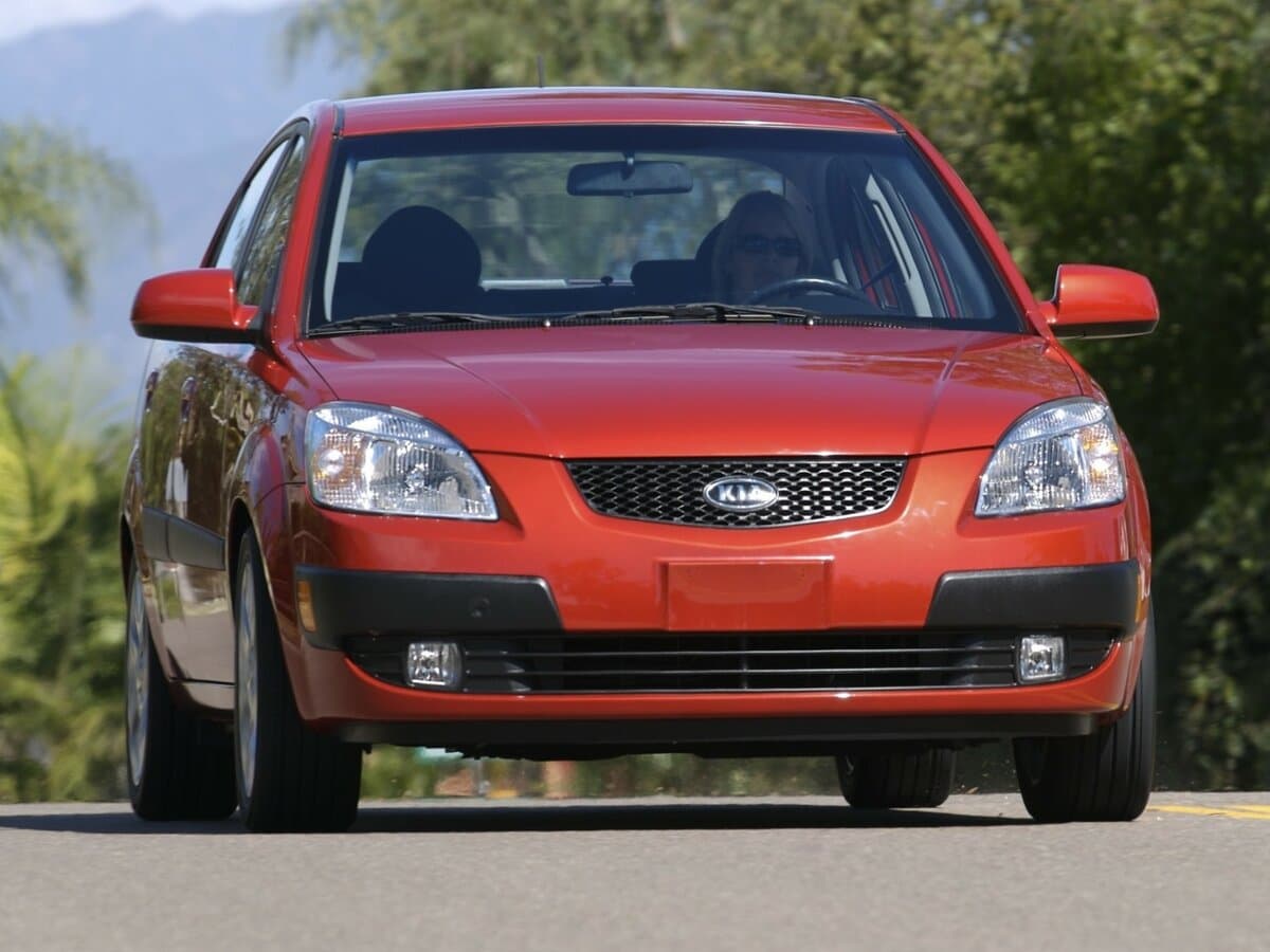 Kia Rio II — Öndən