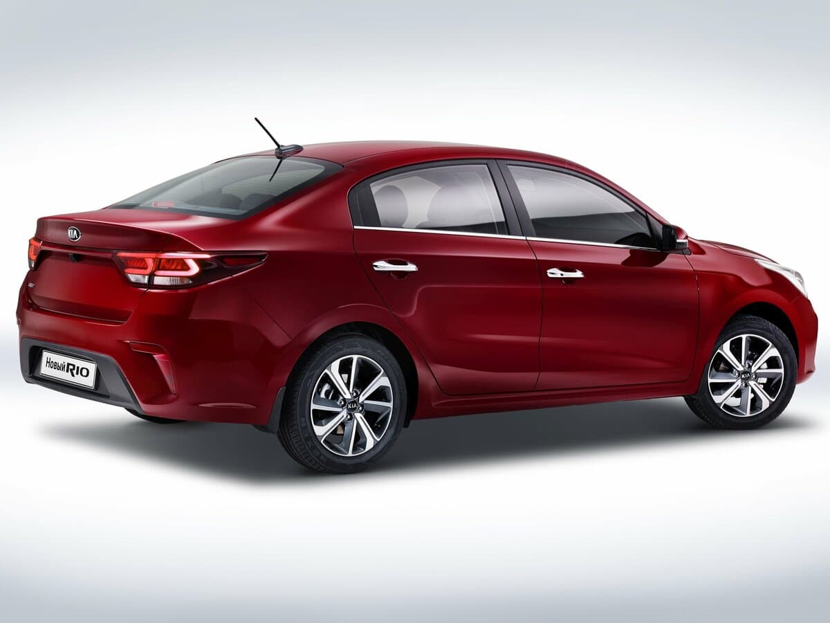 Kia Rio IV — 3/4 arxadan