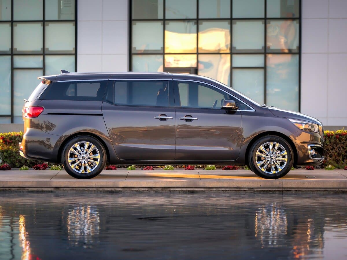 Kia Sedona III — Yandan