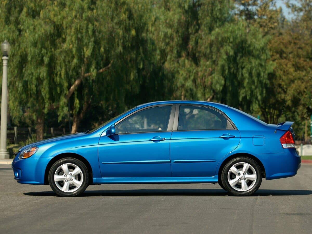 Kia Spectra II — Yandan
