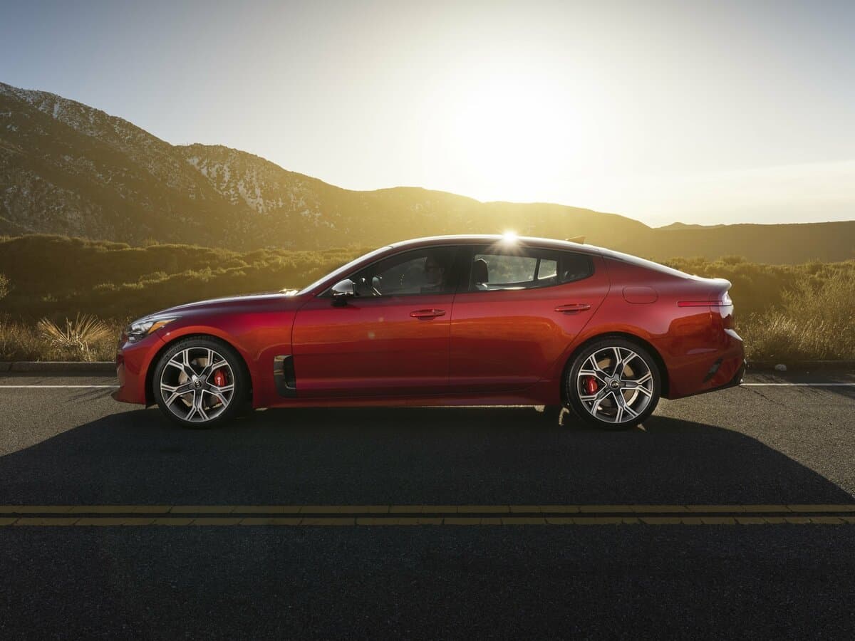 Kia Stinger I — Yandan