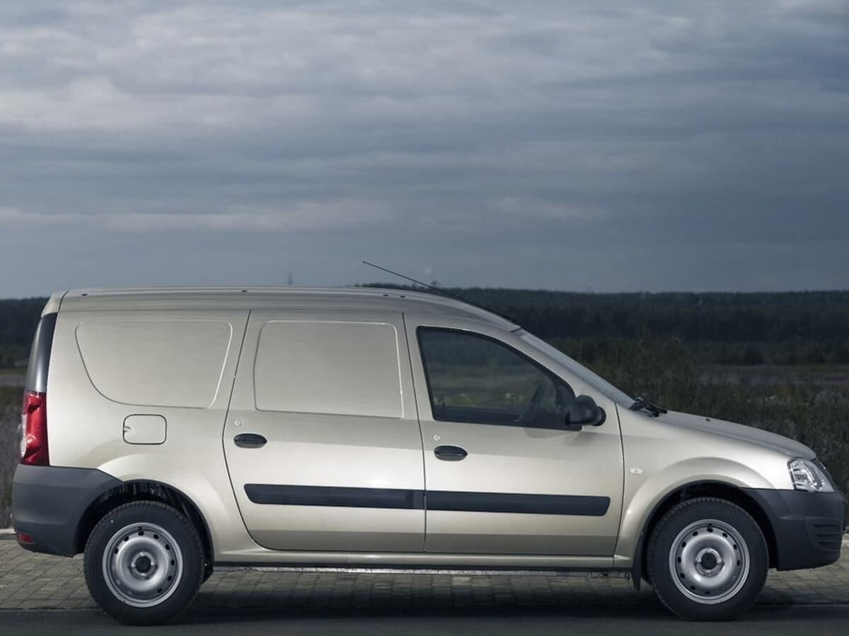 Lada (Vaz) Largus I — Yandan