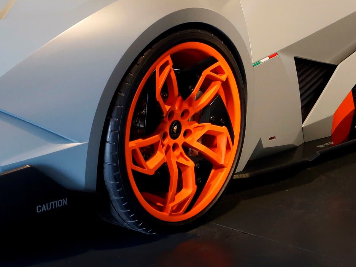 Lamborghini Egoista I — Təkər