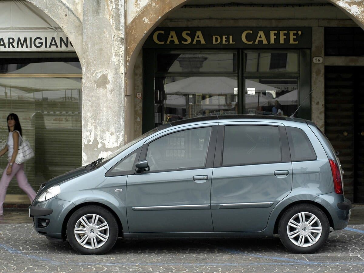Lancia Musa I — Yandan