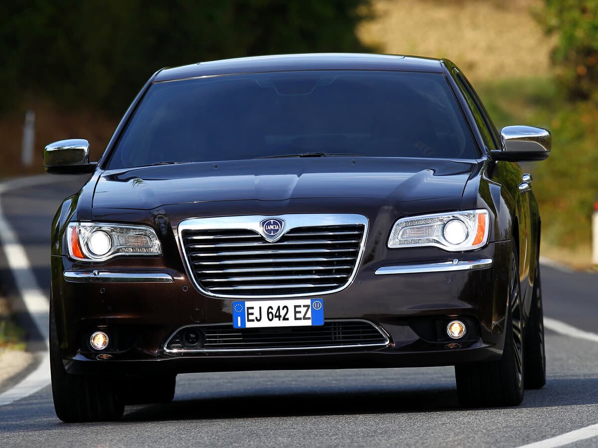 Lancia Thema II — Öndən