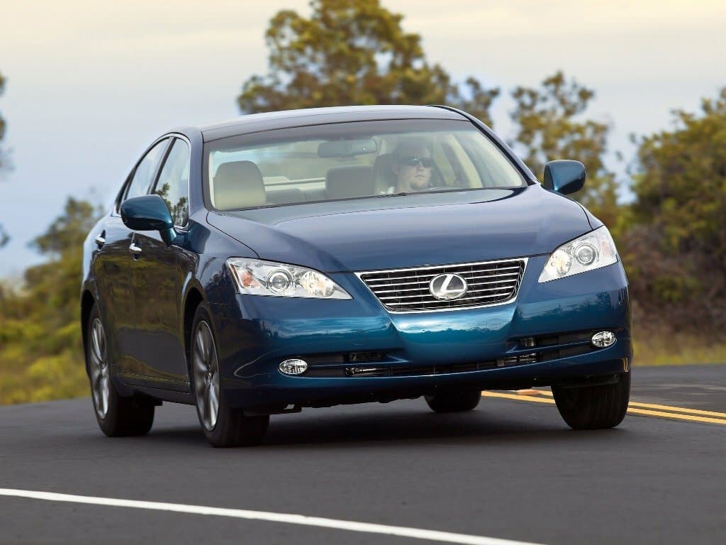 Lexus ES V — Öndən