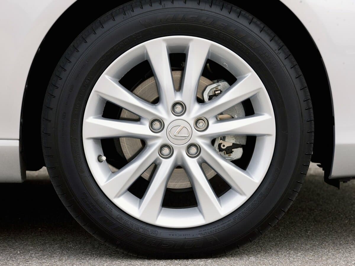 Lexus ES V Restayling — Təkər