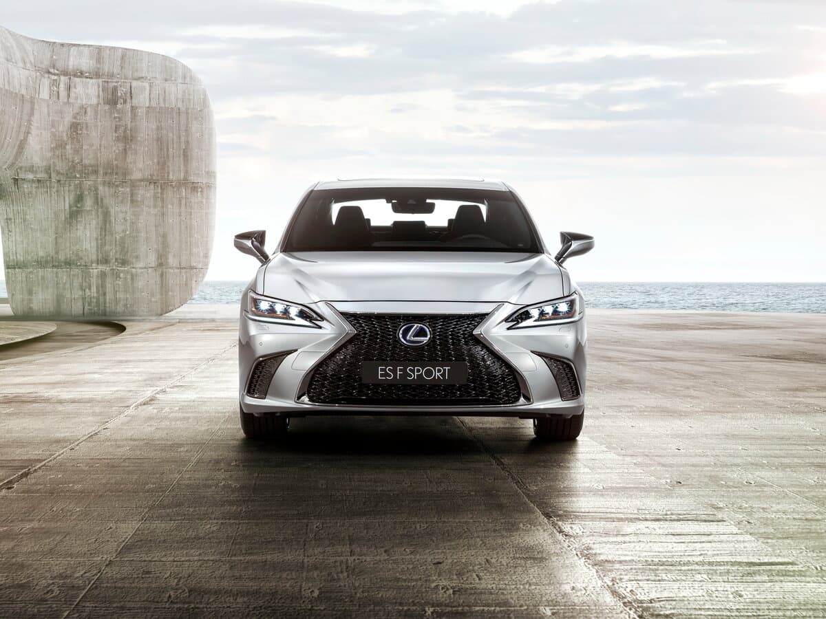 Lexus ES VII — Öndən