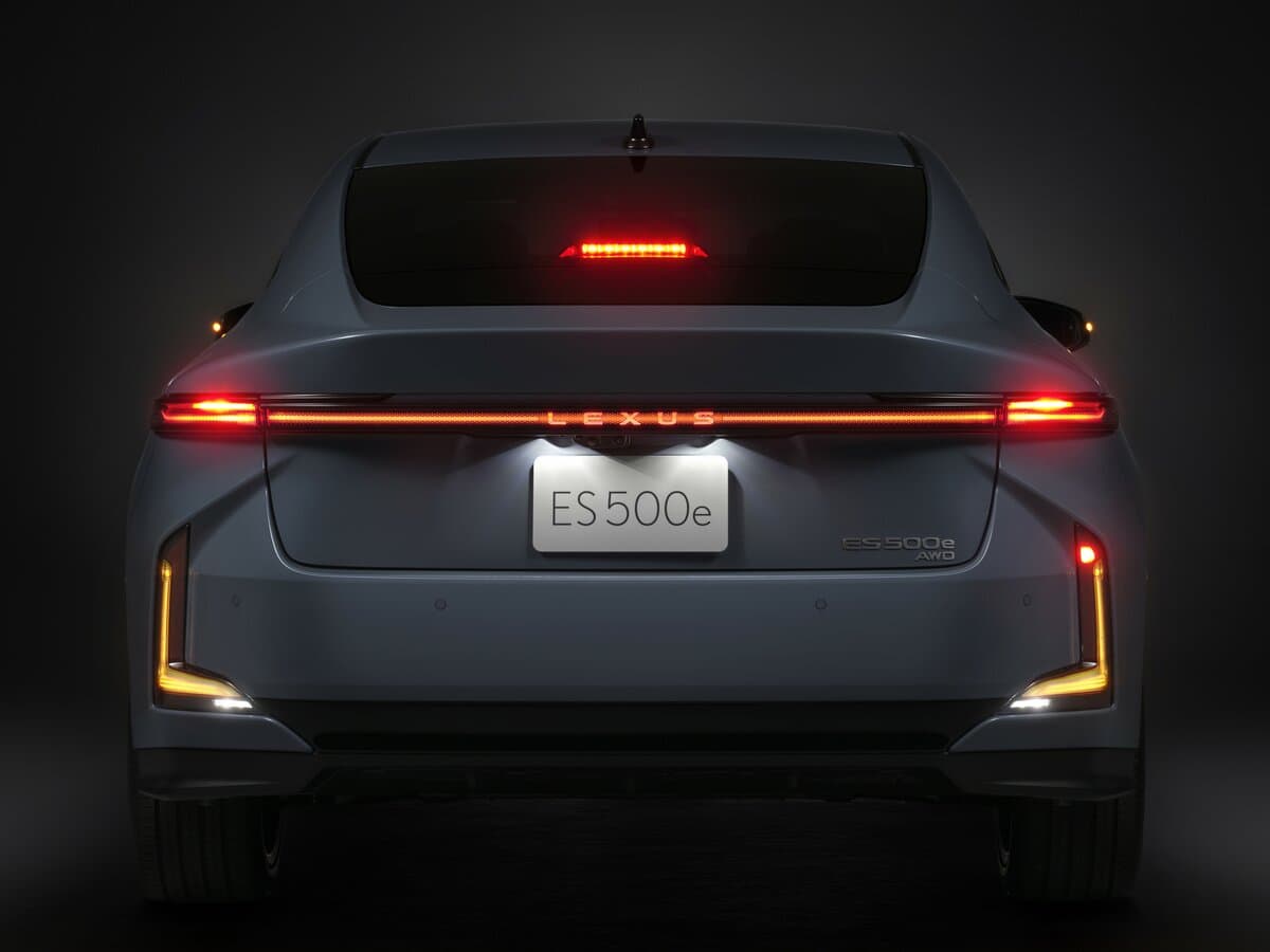 Lexus ES VIII — Detal