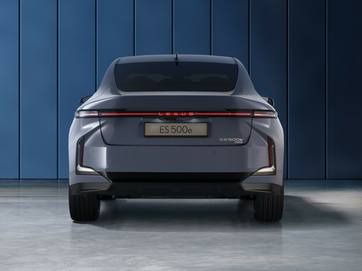 Lexus ES VIII — Arxadan
