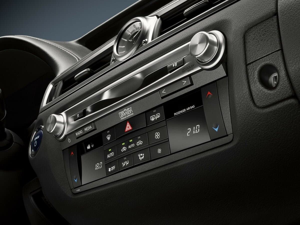 Lexus GS IV — Salon, arxadan