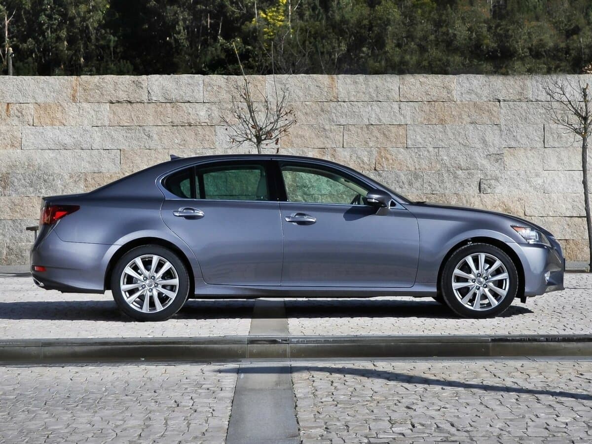 Lexus GS IV — Yandan