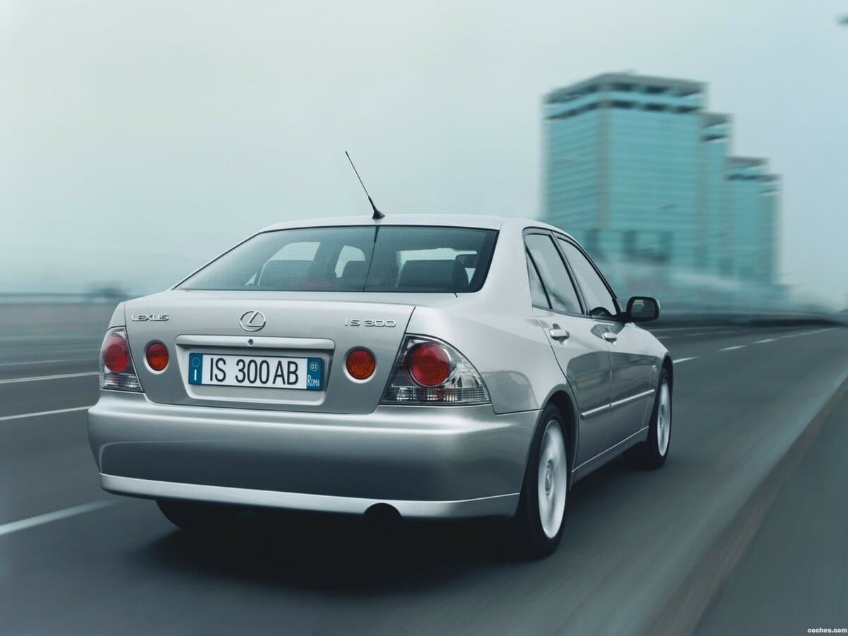 Lexus IS I — 3/4 arxadan