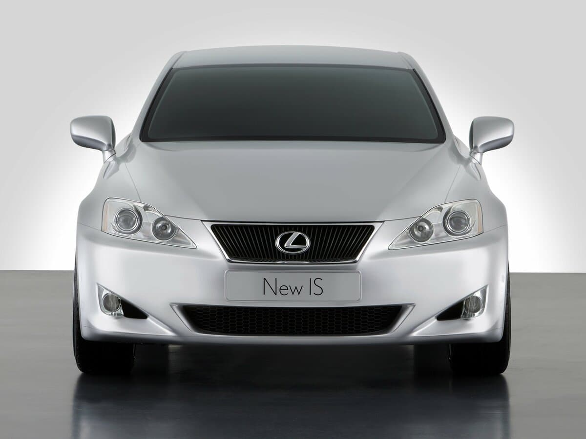 Lexus IS II — Öndən