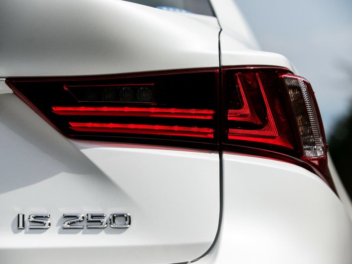 Lexus IS III — Detal