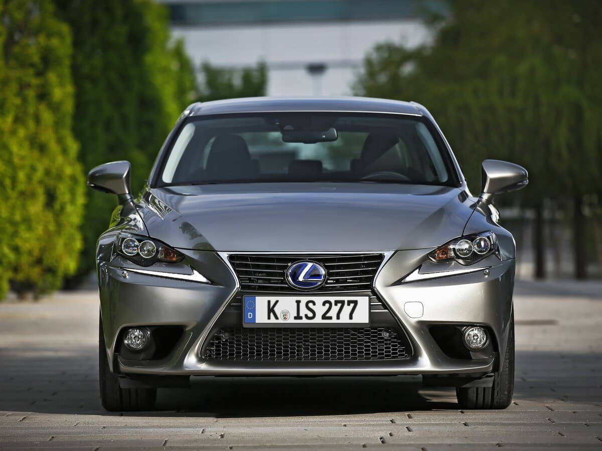 Lexus IS III — Öndən