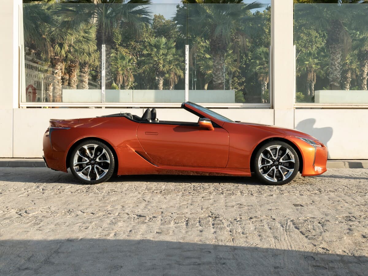 Lexus LC I — Yandan